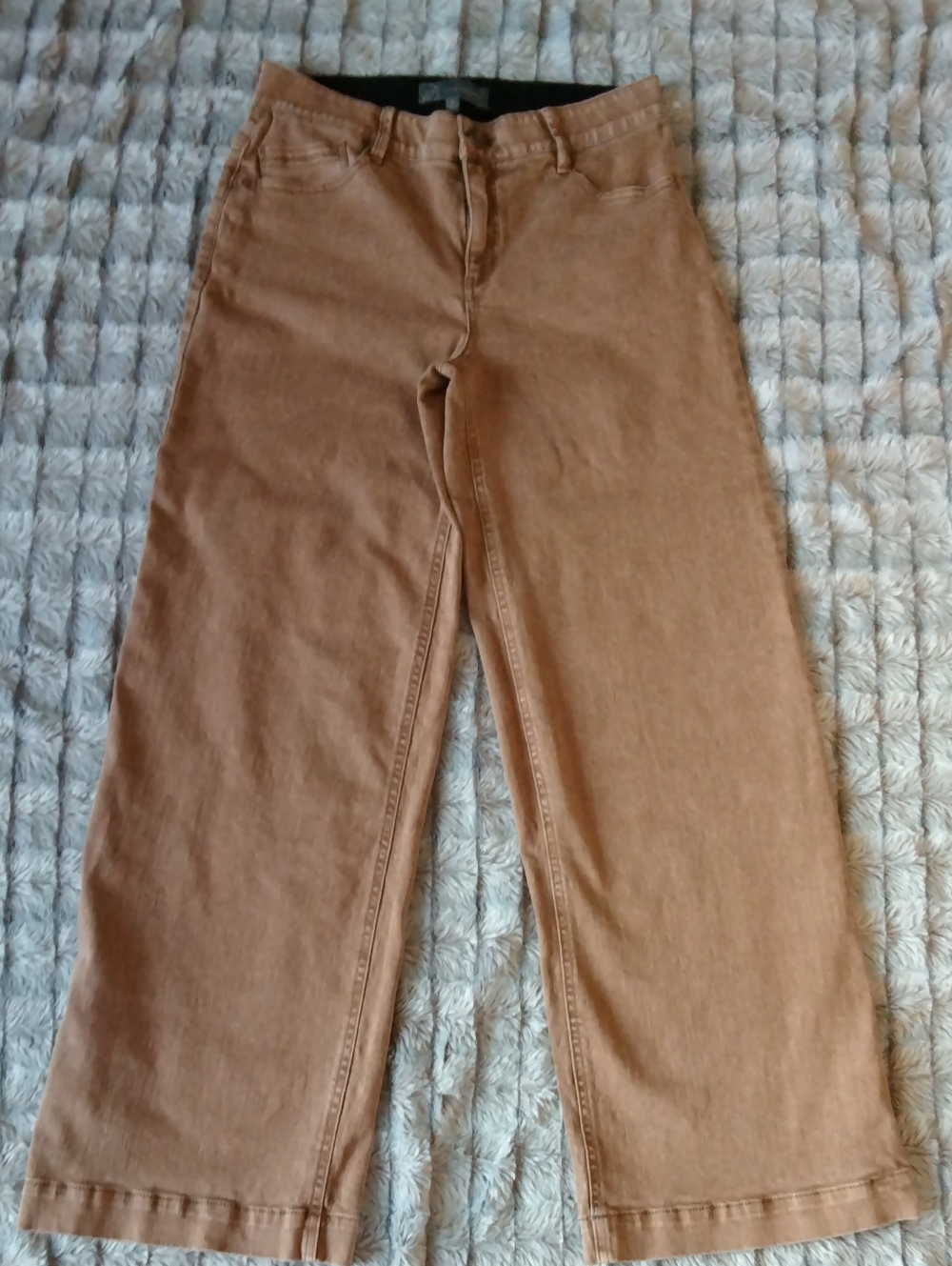 Wit & Wisdom Black Waistband with Gray Brand Label